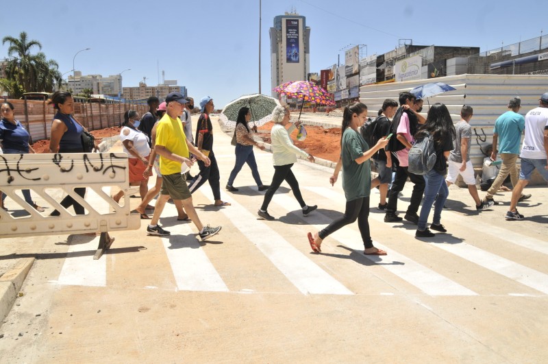 Liberada faixa de pedestre no boulevard do Túnel de Taguatinga 