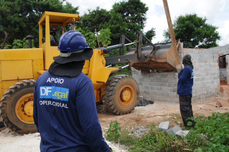 GDF retoma área pública equivalente a quase mil campos de futebol
