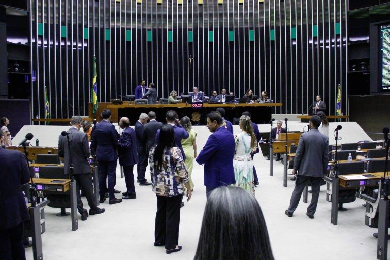 Plenário inicia a Ordem do Dia para analisar propostas; acompanhe