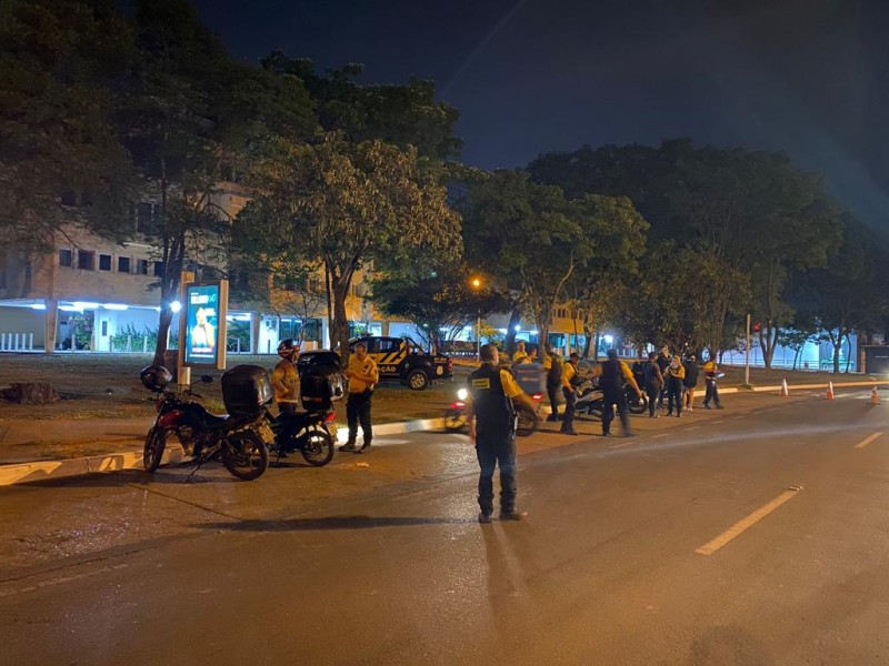 Operação Sossego recolhe 15 motos com escapamento irregular na Asa Sul