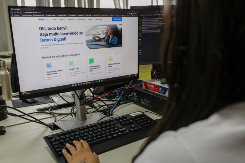Cinco novos serviços digitais facilitam atendimento sobre CNH e veículos