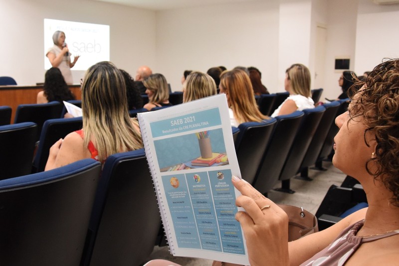Dados da Avaliação da Educação Básica são apresentados durante encontro