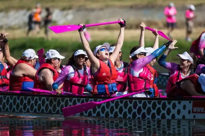 Brasília recebe competição de dragon boat em ação do Outubro Rosa