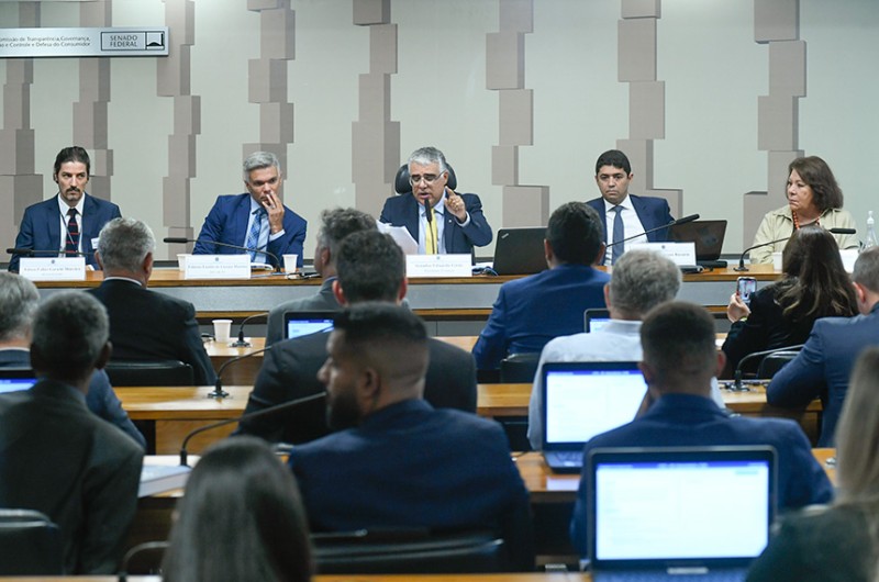 Senadores e debatedores criticam impunidade e cobram combate à corrupção