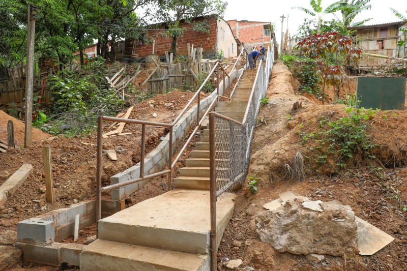 Comunidade da Fercal II ganha mais conforto e segurança com nova escadaria
