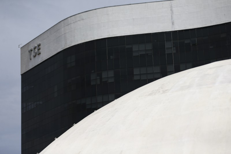 Partidos e candidatos têm até terça para prestar contas do 1° turno