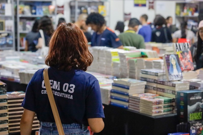 Estudantes e professores da rede pública movimentaram a 5ª Bienal do Livro