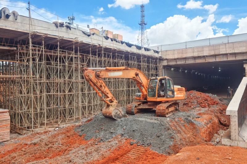 Começa a construção da pista que liga Elmo Serejo a Túnel de Taguatinga