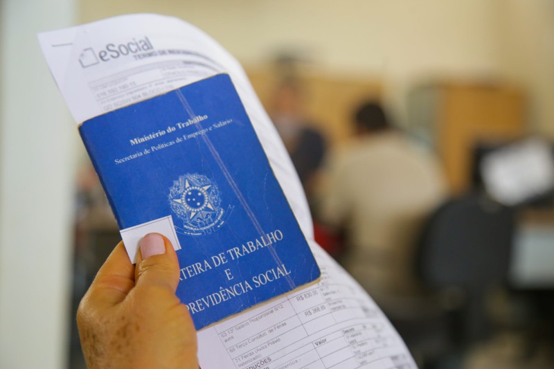Semana começa com 99 oportunidades de emprego e salários de até R$ 2.600