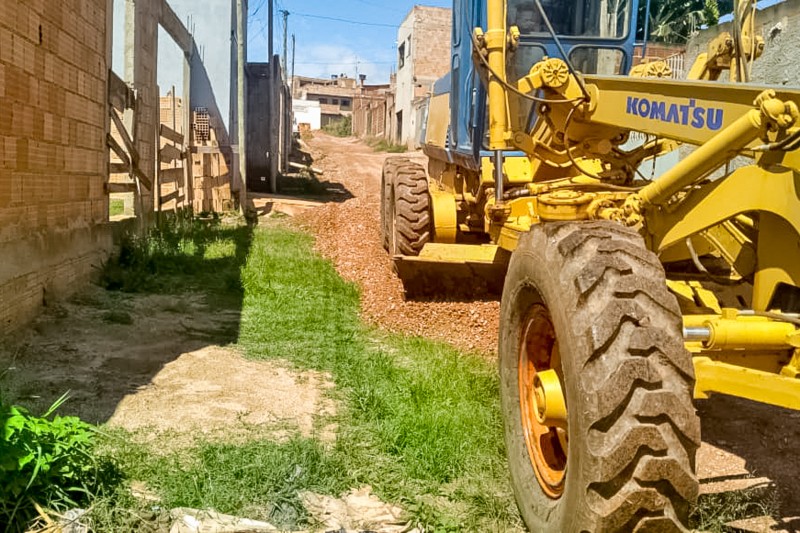 São Sebastião ganha manutenção em vias não asfaltadas