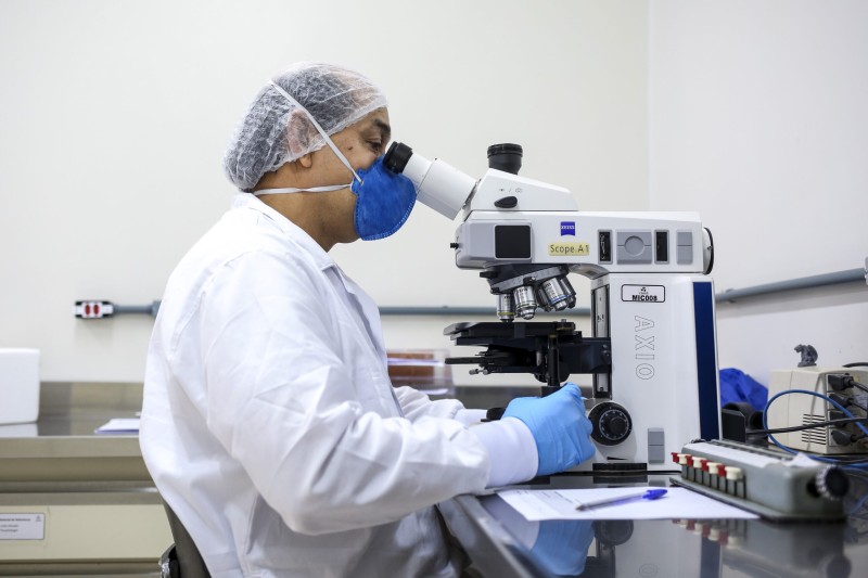 Laboratório central de companhia de saneamento ganha acreditação do Inmetro
