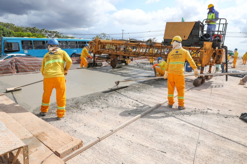 Ligação entre rampa do BRT e Av. Elmo Serejo começa a ser construída