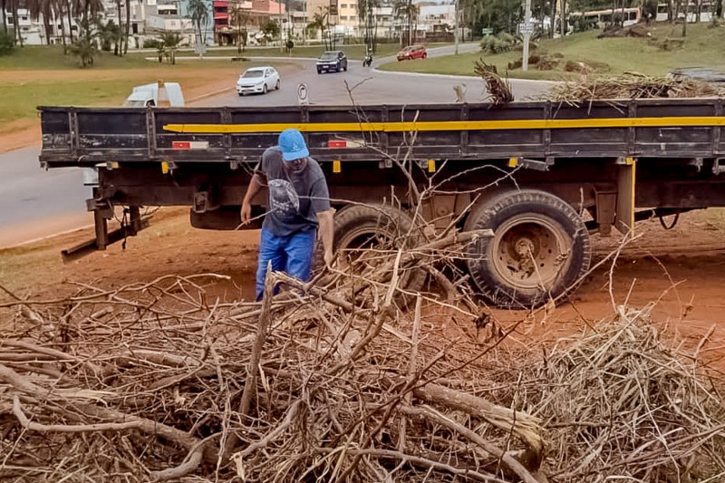 GDF Presente começa mutirão de retirada de entulho na Estrutural