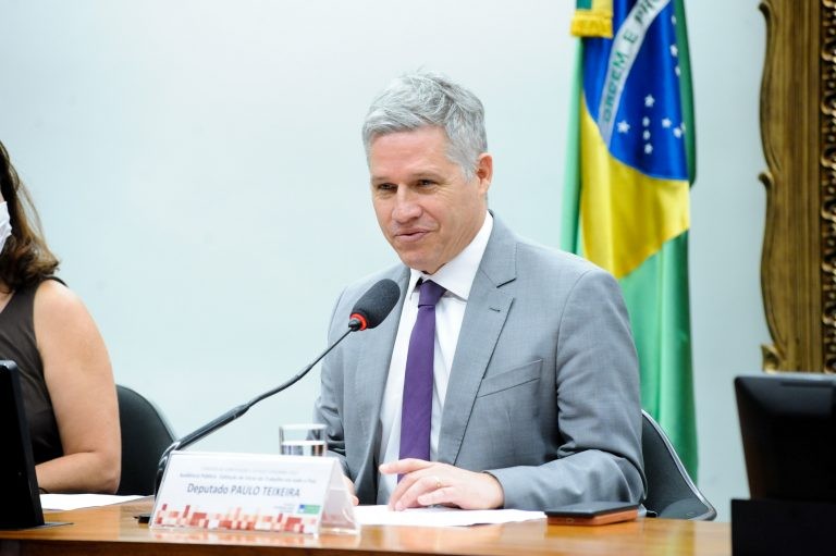 CCJ aprova inclusão de Política Nacional de Saúde Bucal no SUS