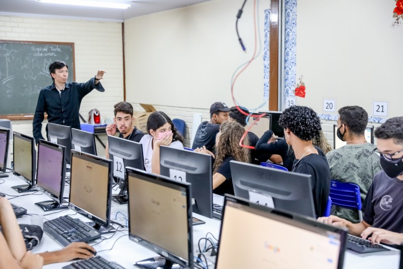 Fake news e HPV são temas de debate com estudantes em Ceilândia