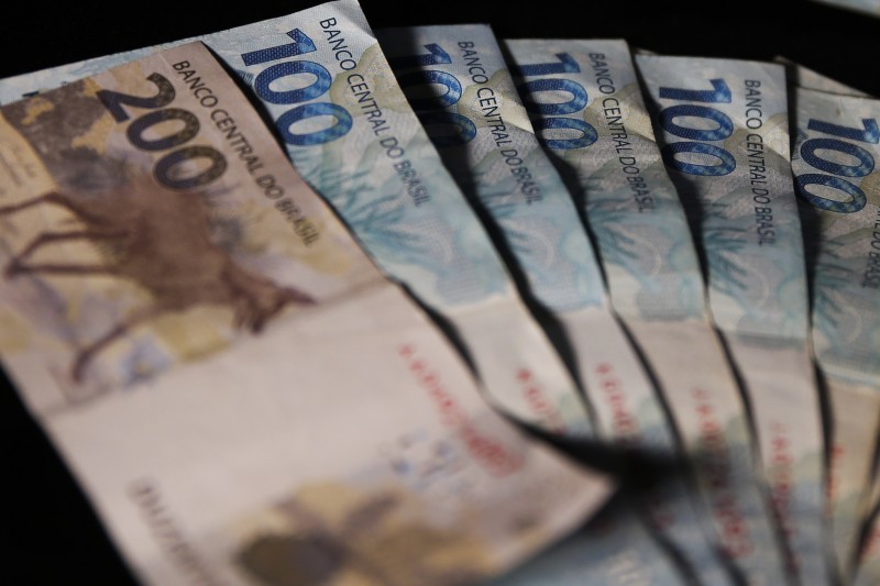 Portaria autoriza consignado para beneficiário do Auxílio Brasil
