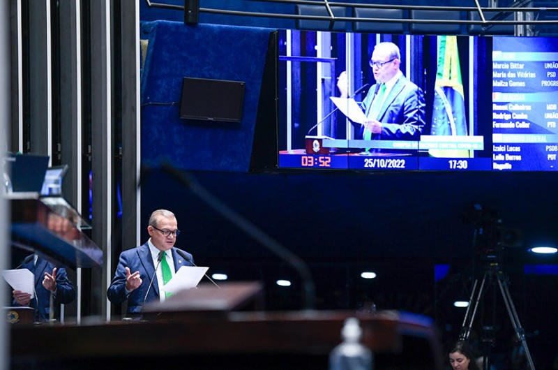 Empresas não são mais obrigadas a doar parte das vacinas de covid-19 que comprarem