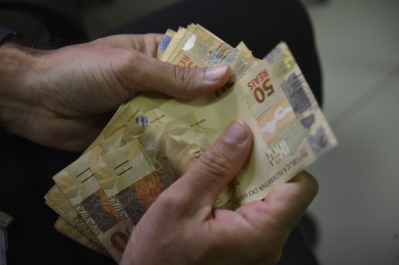 Beneficiários com NIS final 2 recebem hoje Auxílio Brasil 