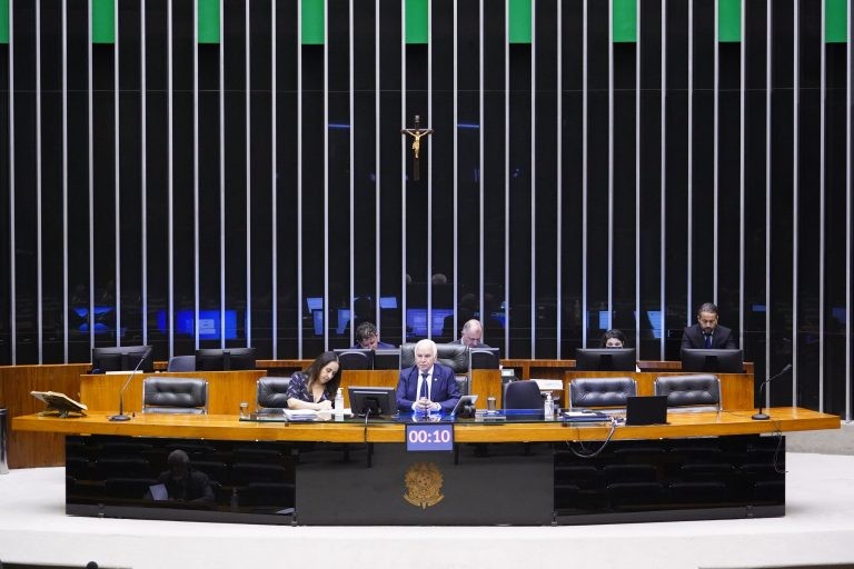 Câmara aprova acordo sobre aviação civil internacional; acompanhe