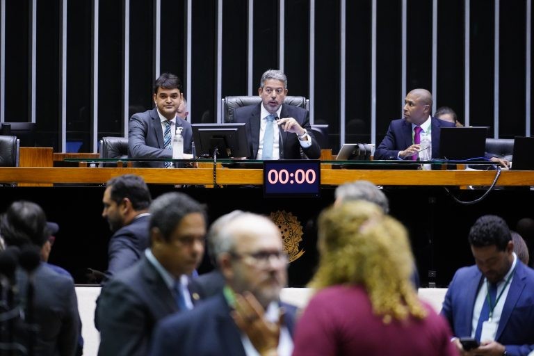Câmara pode votar nesta quarta-feira projetos sobre criptomoedas, FGTS e microgeração de energia