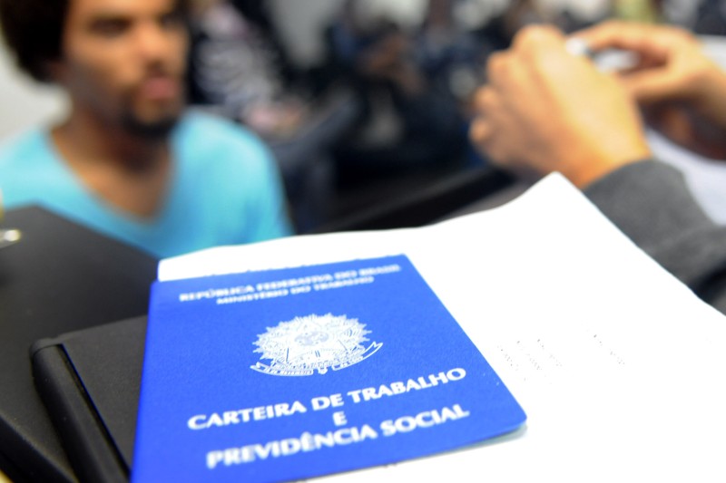 Semana termina com 152 vagas de emprego e salários até R$ 5 mil