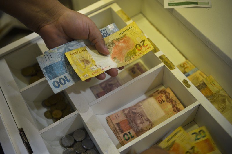 Mercado financeiro eleva projeção da inflação de 5,88% para 5,91%