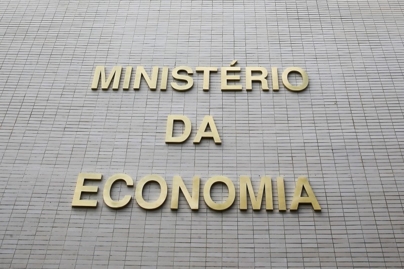 Bloqueios no Orçamento serão revistos no próximo mês, diz secretário