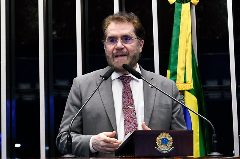 Plínio Valério defende prazo de um ano para a PEC da Transição