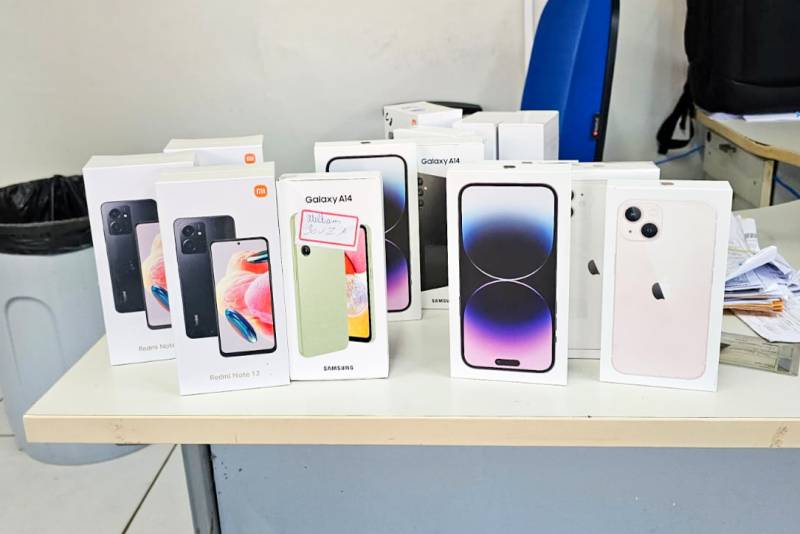 Sefa apreende 14 telefones celulares e produtos eletrônicos sem nota fiscal em Conceição do Araguaia