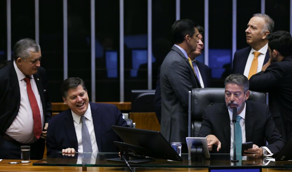 Câmara aprova texto-base da reforma tributária em primeiro turno