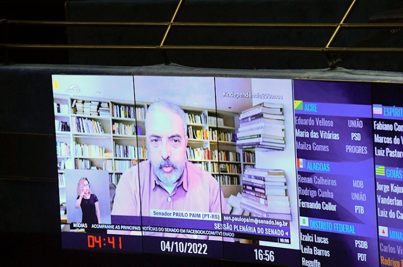 Para Paim, democracia saiu fortalecida