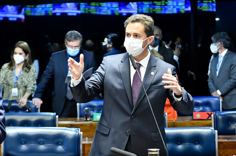 Aprovados acordos sobre serviços aéreos com Guiana, Benin e Luxemburgo