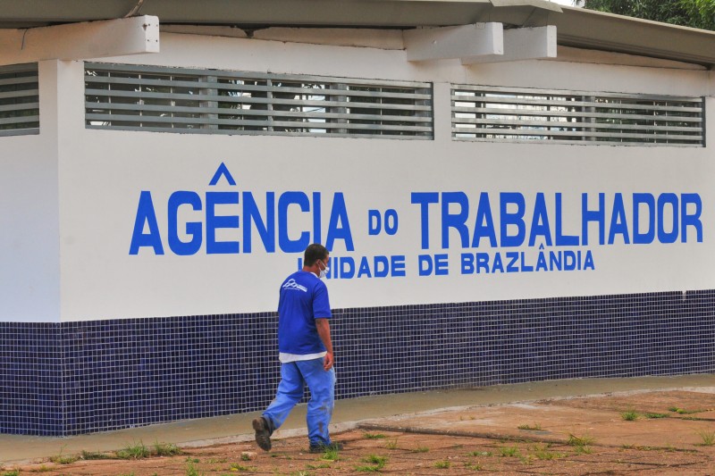 São quase 300 vagas de emprego nesta sexta (7), a maioria na Asa Norte