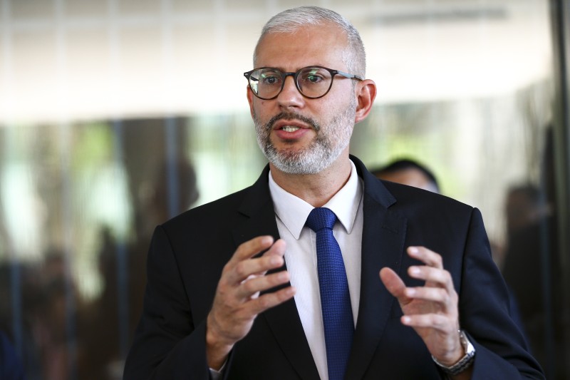 Ministro anuncia liberação das verbas destinadas a universidades