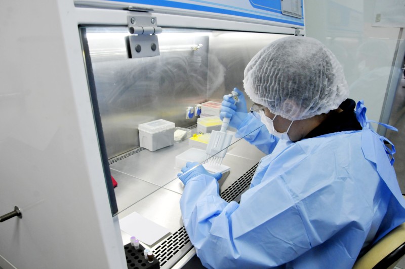 Conheça o trabalho do Laboratório Central de Saúde Pública
