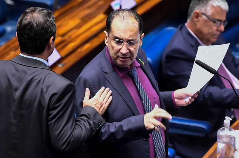 Kajuru quer cláusula de barreira para participação em debate eleitoral