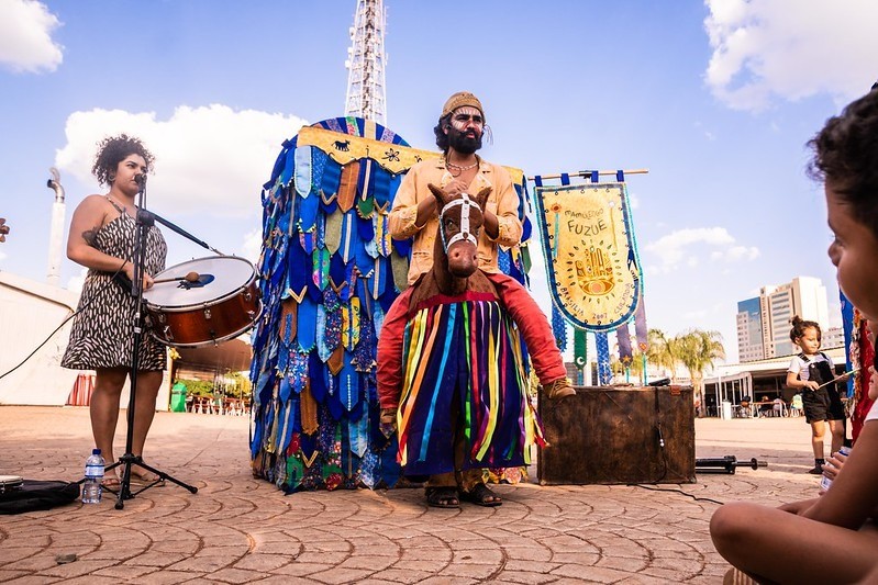 O que abre e fecha no feriado de Nossa Senhora Aparecida e Dia das Crianças