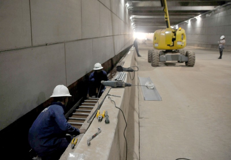 Leitos para cabos vão resguardar sistema elétrico do Túnel de Taguatinga