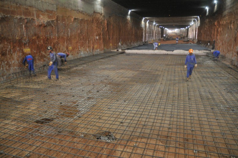 Concluída a laje de fundo do Túnel de Taguatinga